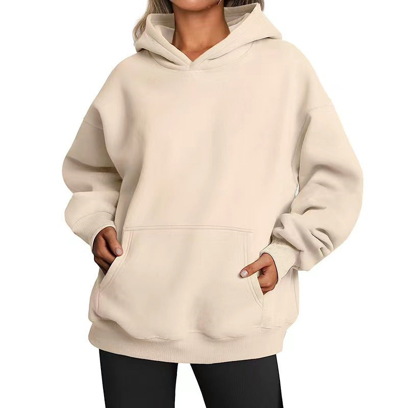 Women's oversized hoodie with practical kangaroo pockets and soft inner lining Chic & Stil