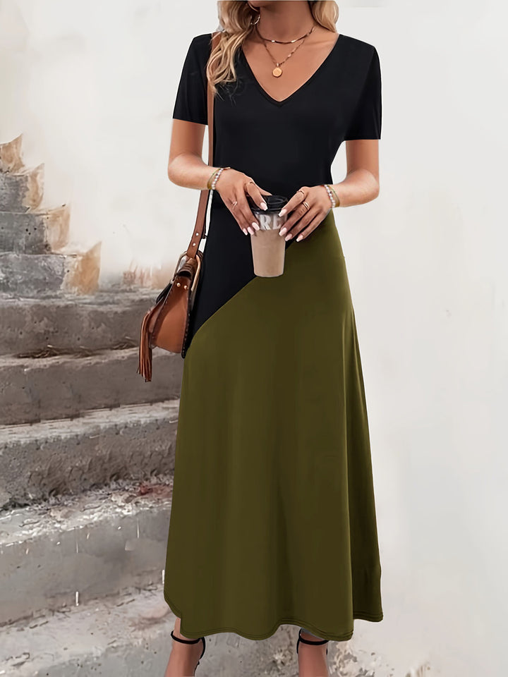 Chic and Stylish Women's Color-Block Maxi Dress
