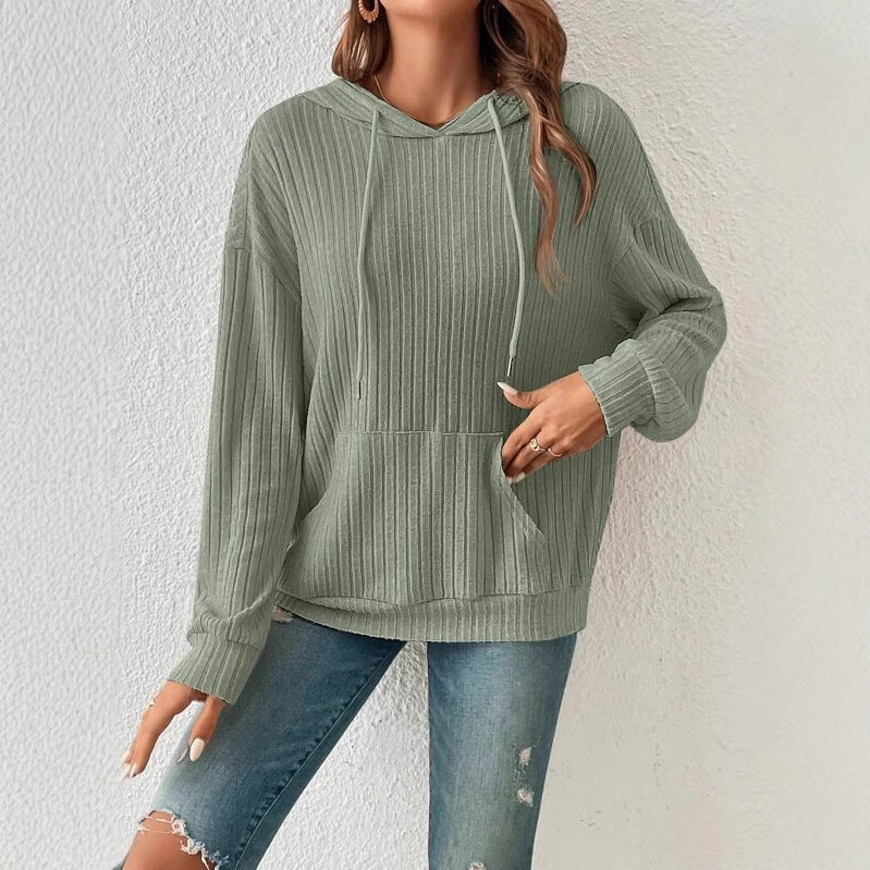 Casual women's hoodie with ribbed pattern and kangaroo pocket Lune London