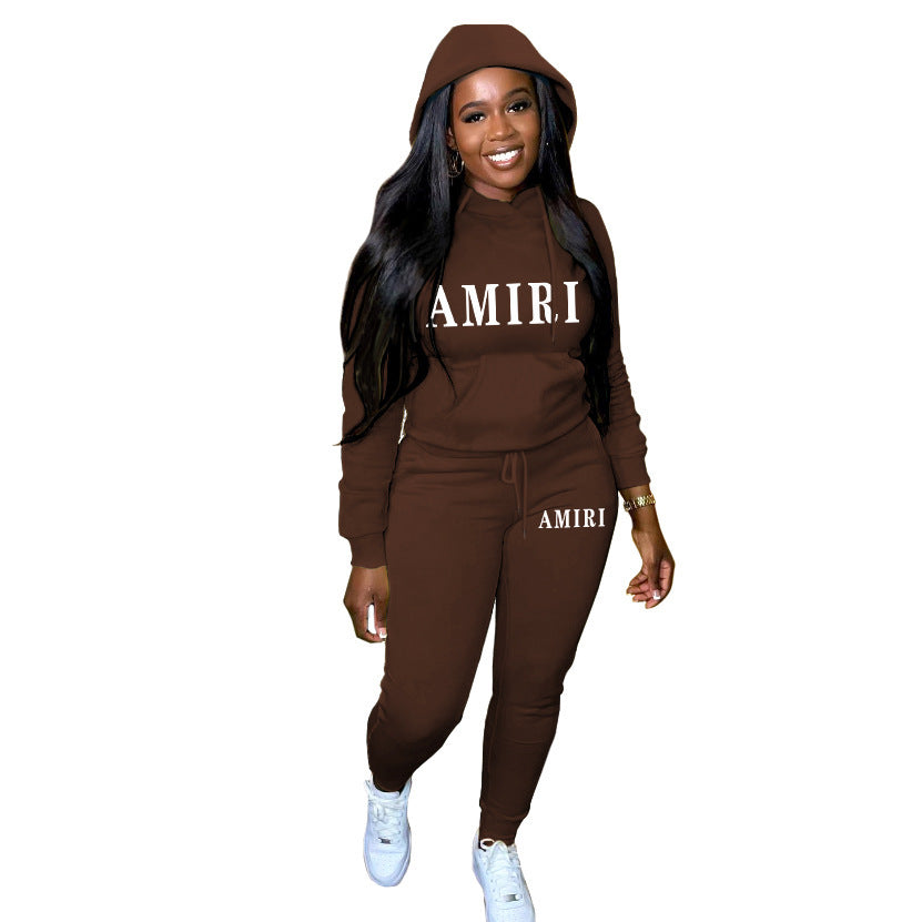 Ladies jogging suit with modern logo Lune London