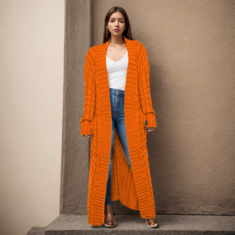 Cardigan long en tricot pour femmes avec un motif en câble de haute qualité Chic & Stil