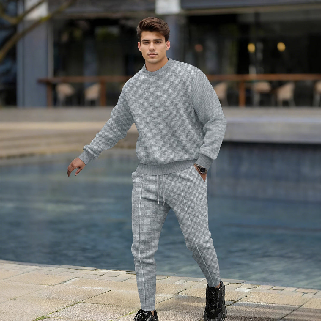 Casual knit sweater and jogger set for men Lune London