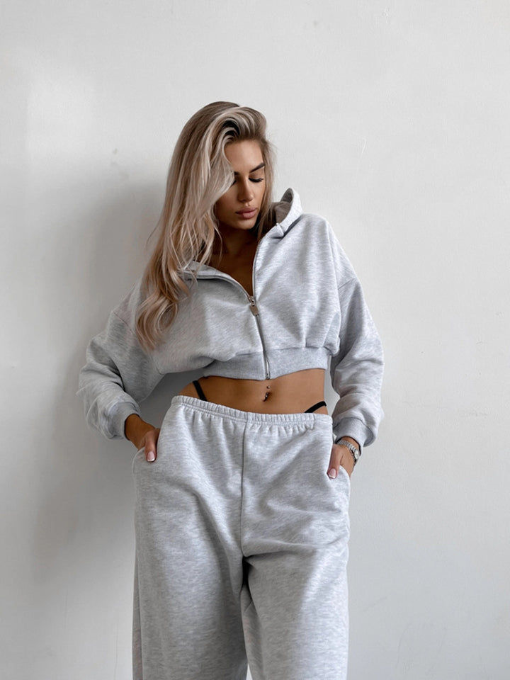 Ladies Comfortable Loungewear Outfit with Cropped Hoodie and Elastic Sweatpants Lune London