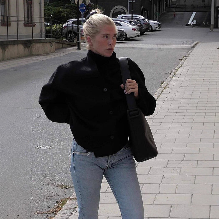 Women's short coat made of wool blend with boxy silhouette and distinctive button placket Amarae