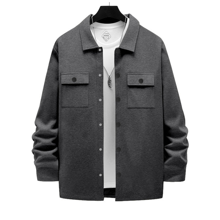 Casual utility jacket for men with practical pockets and chic button details