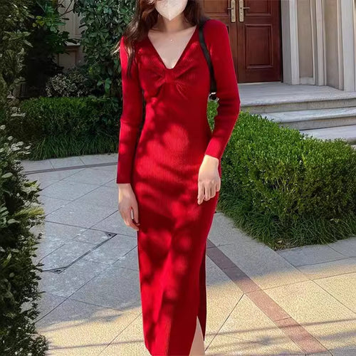 Robe tricotée pour femmes avec un décolleté en V profond et une fente sur le côté Chic & Stil