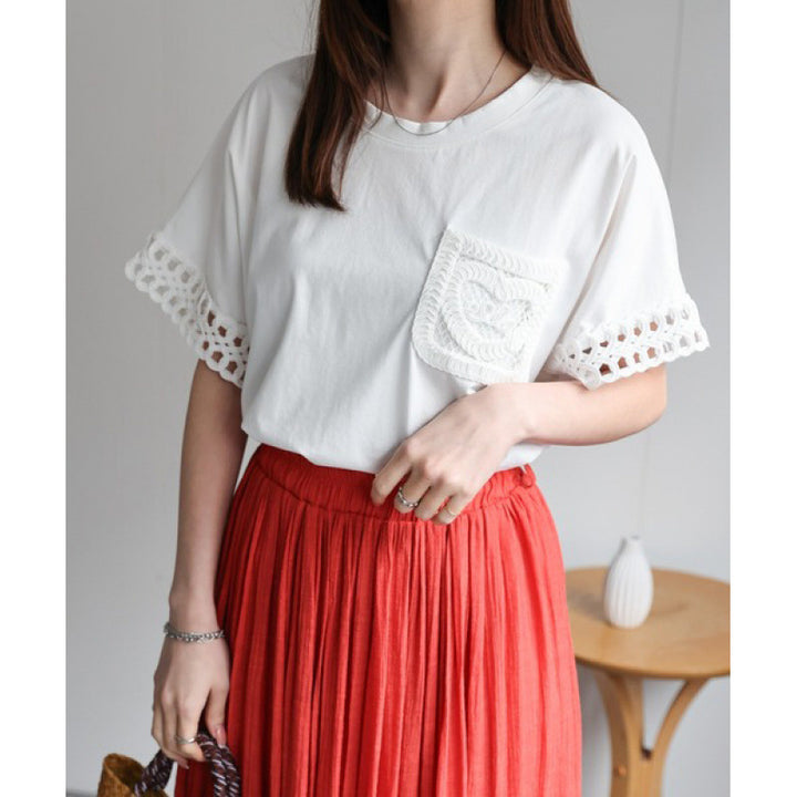 Lune London women's t-shirt with crochet lace and pockets