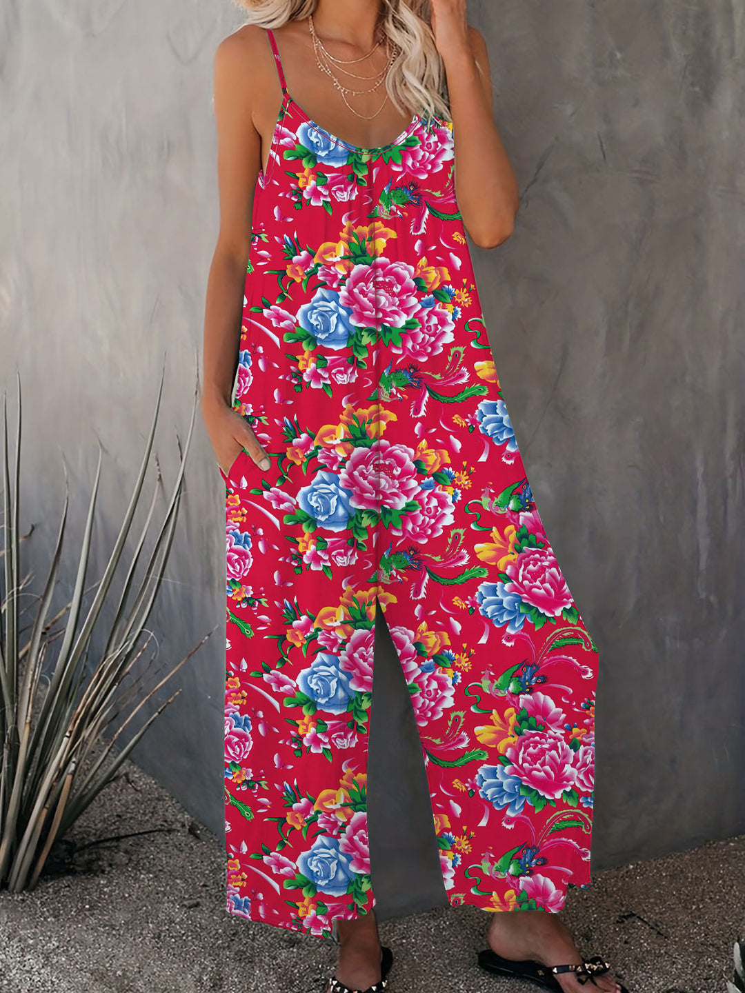 Lady lightweight jumpsuit with floral design and adjustable straps Lune London
