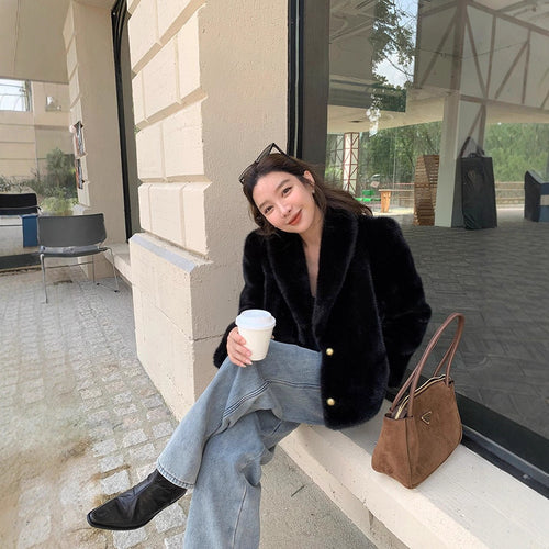 Chic and Stylish Women's Soft Faux Fur Jacket