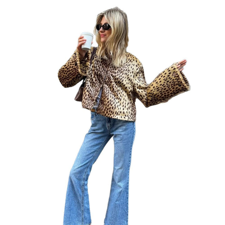 Women short blazer made of faux fur with leopard pattern, boxy silhouette & wide sleeves Amarae