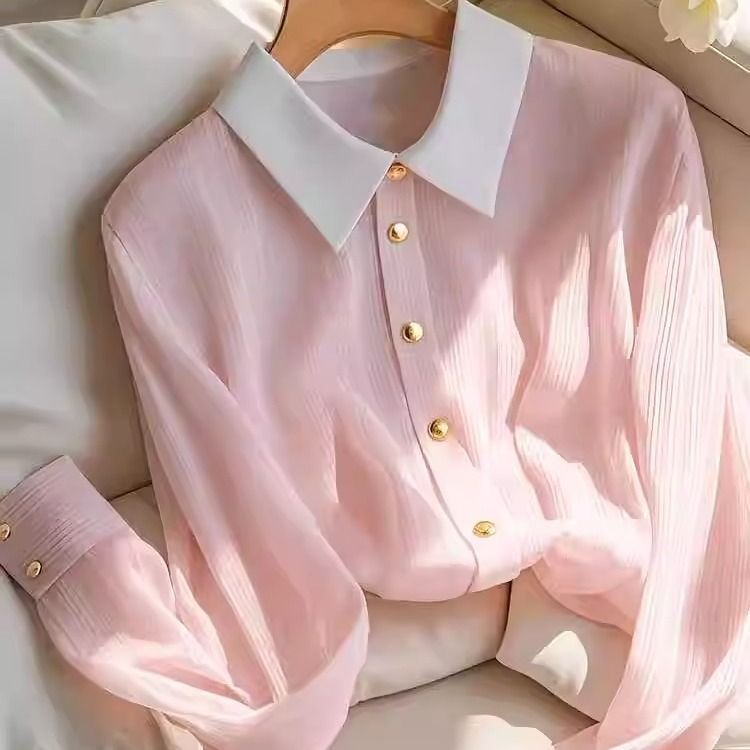 Blouse pour femmes avec tissu texturé et col contrastant Chic & Stil