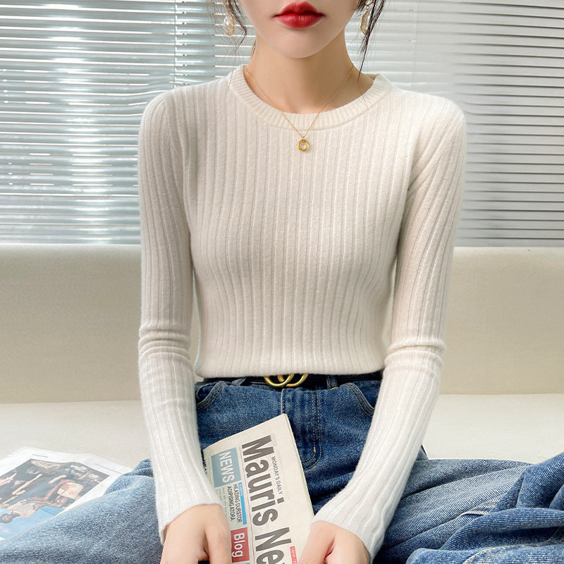 Pull femme en tricot fin avec structure côtelée et encolure ronde Chic & Stil