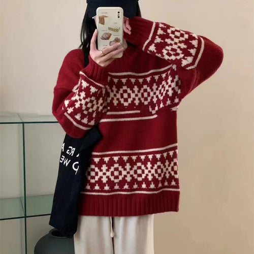 Women's thick knit sweater with a striking Norwegian pattern Amarae