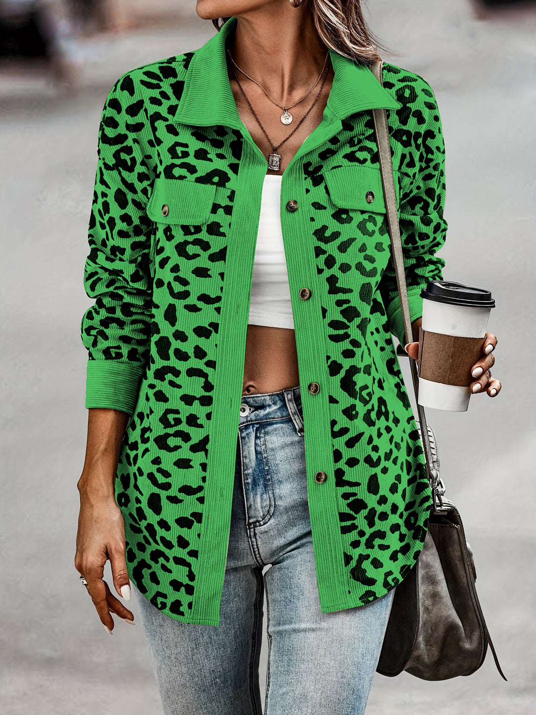 Leisure jacket for women with a textured leopard pattern and practical pockets Lune London
