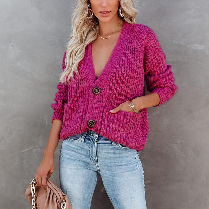 Women Cardigan with deep V-neck and practical pockets Lune London