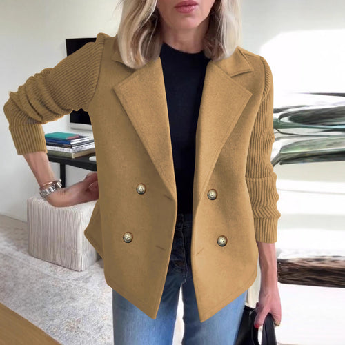 Blazer oversize élégant pour femmes avec patte de boutonnage double et manches texturées Chic & Stil