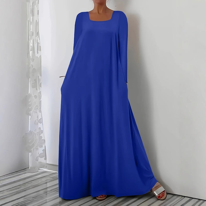 Maxi dress with a loose fit for women with practical pockets Lune London