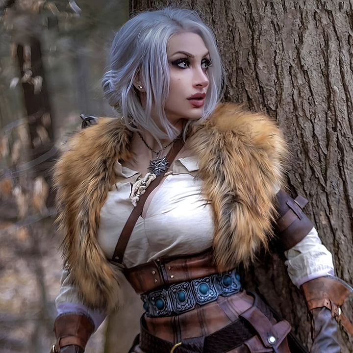Women's shoulder collar made of faux fur with leather straps and metal fittings Amarae