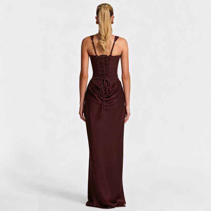Ladies elegant and figure-hugging evening dress with fully lined skirt Lune London