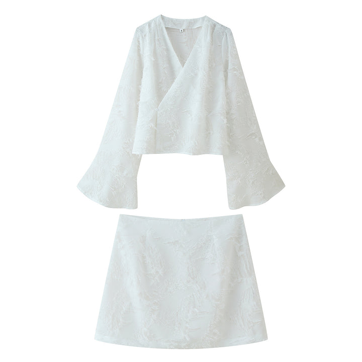Elegant short dress for women with frayed design and V-neck Lune London