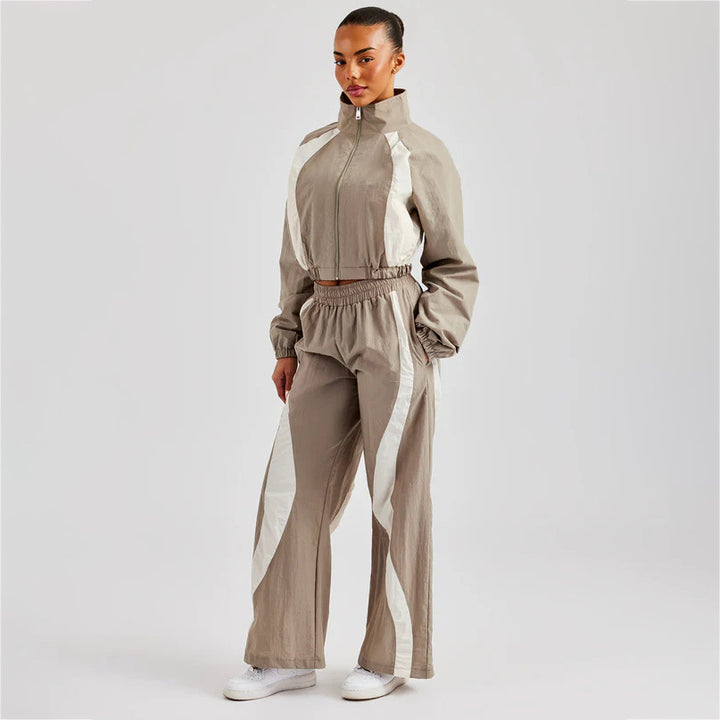 Women's sports outfit with elastic waist and contrasting bands Lune London
