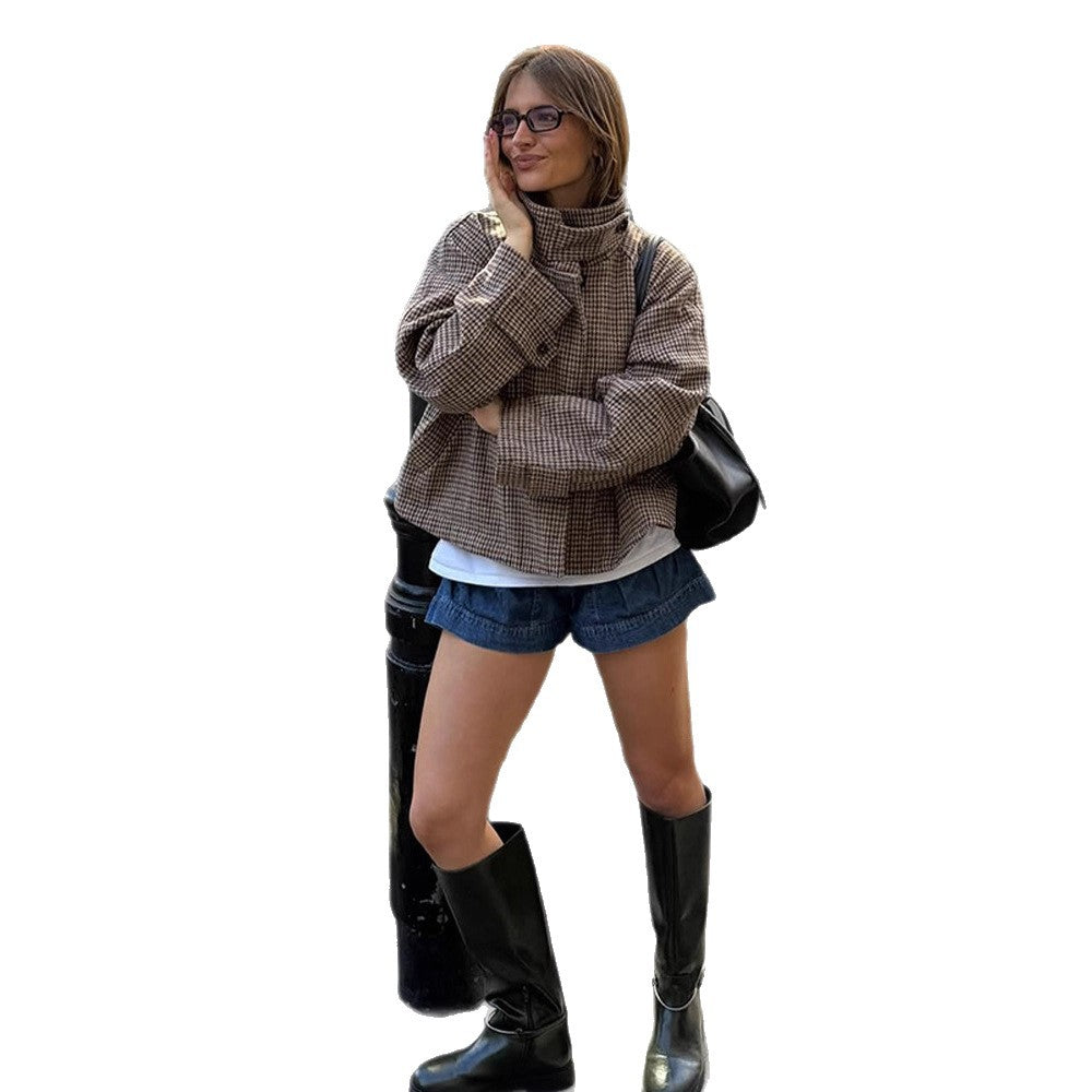 Women's short jacket in checkered bomber style with high stand-up collar and flap pockets Amarae