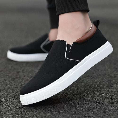 Comfortable slip-on sneakers for women with a breathable surface structure Amarae