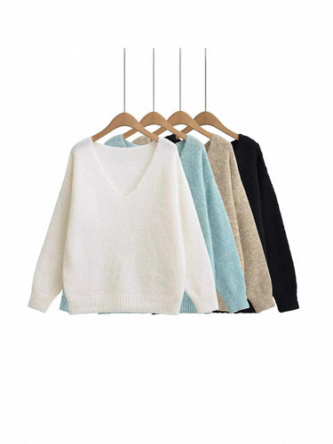 Oversized V-neck sweater for women in soft knit Amarae