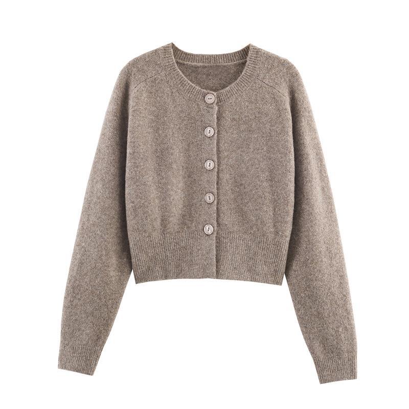 Ladies comfortable knit pullover with button closure and raglan sleeves Lune London