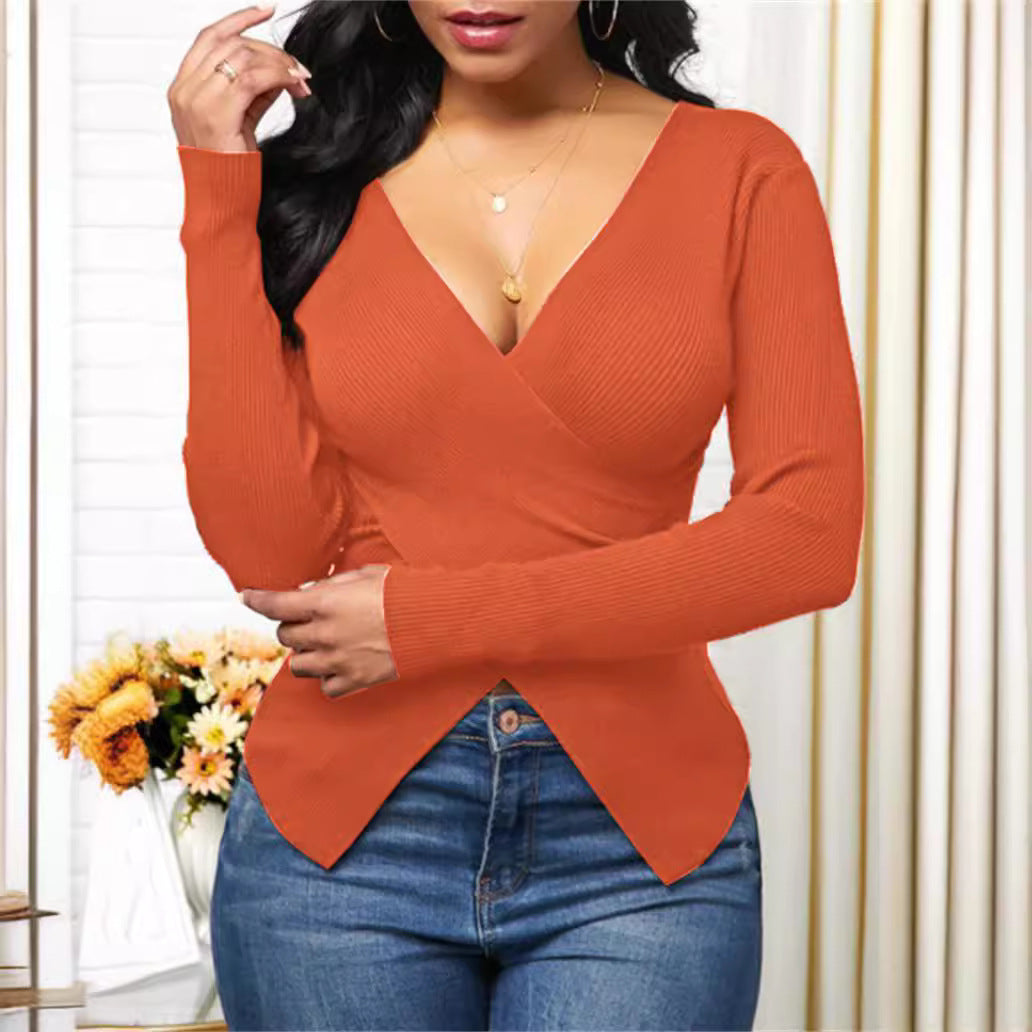 Ladies elegant rolled top in textured ribbed fabric and deep V-neck Lune London