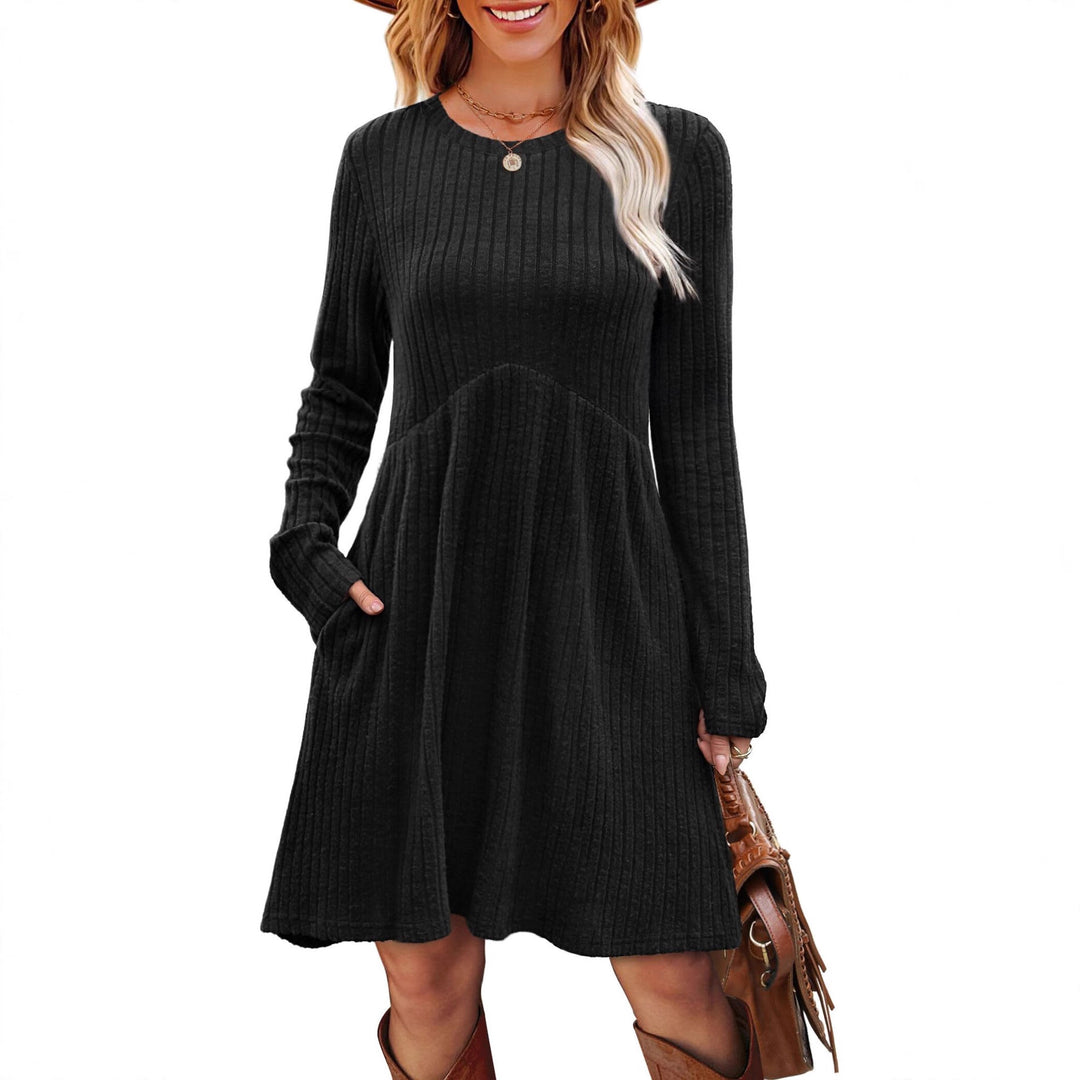 Casual maxi dress for women with ribbed design and pockets Lune London