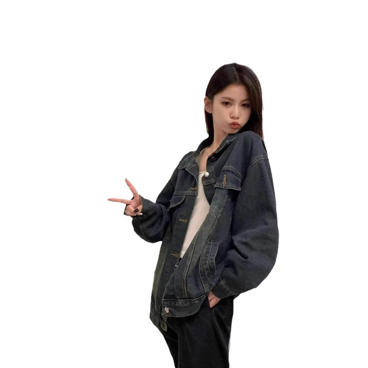 Veste en denim pour femmes avec lavage vintage et poches pratiques Chic & Stil