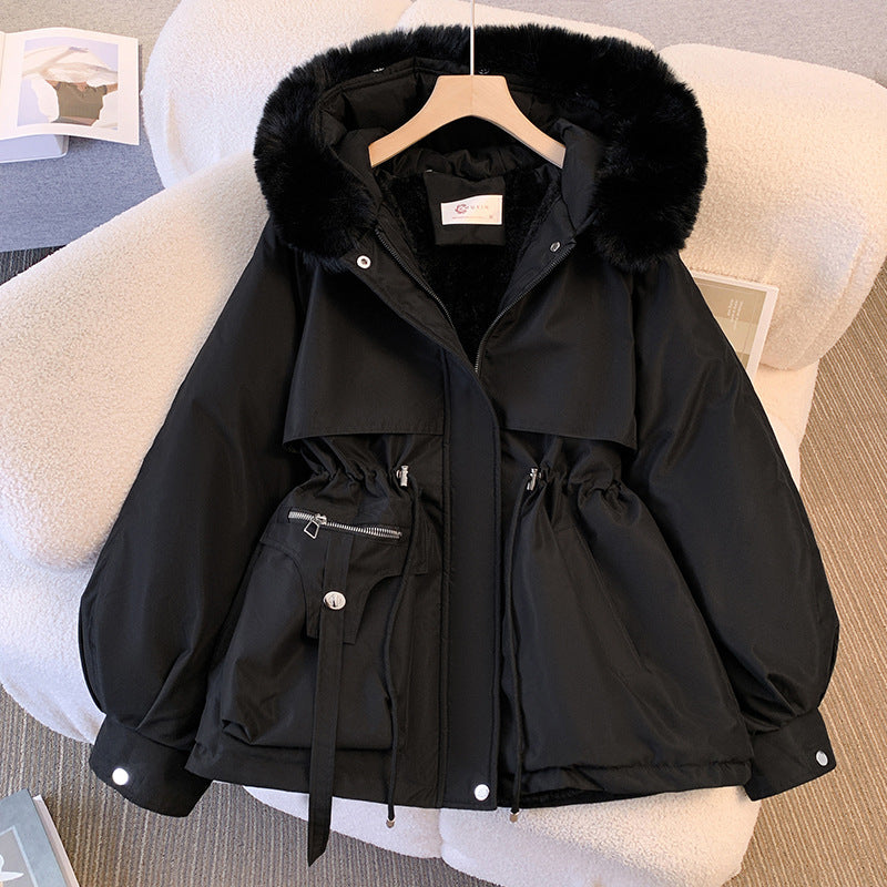 Trendy winter coat for women with removable faux fur collar and practical pockets Lune London