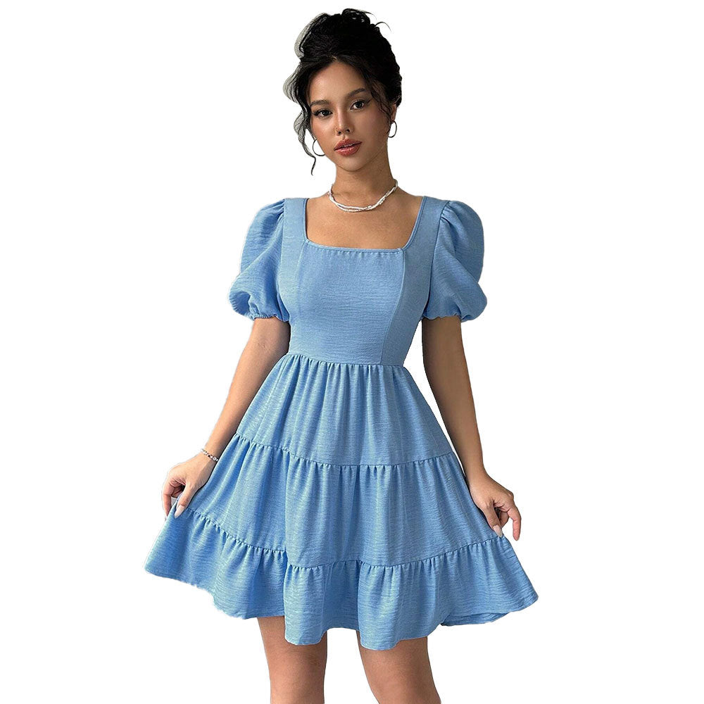 Robe pour femmes avec des manches bouffantes et un ourlet à volants Chic & Stil