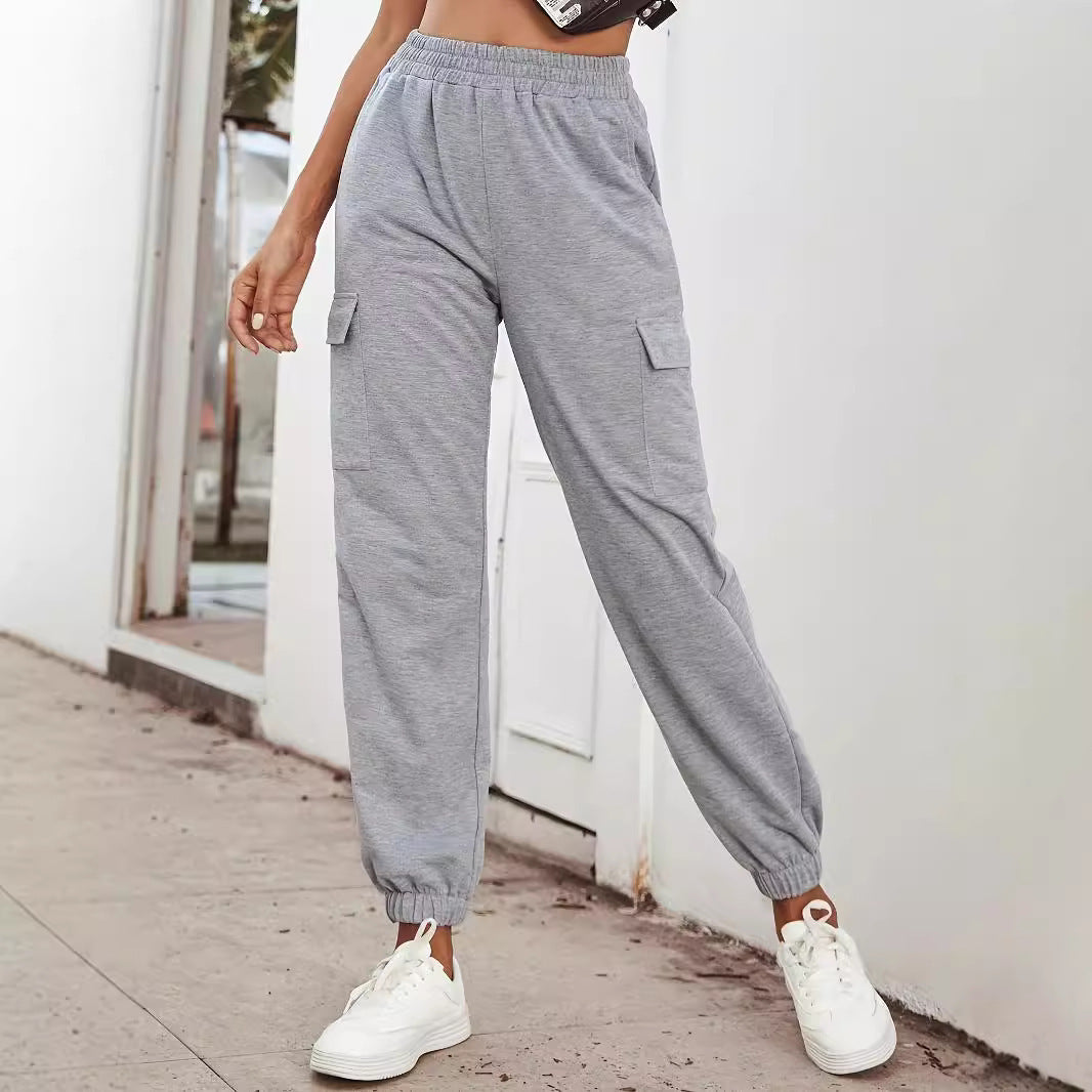 Cargo pants for women with elastic waistband and practical pockets Lune London