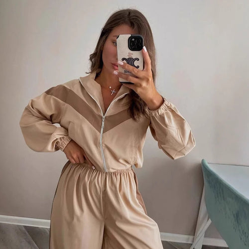 Ladies Training Fashion sporty tracksuit with trendy cut and practical pockets Amarae