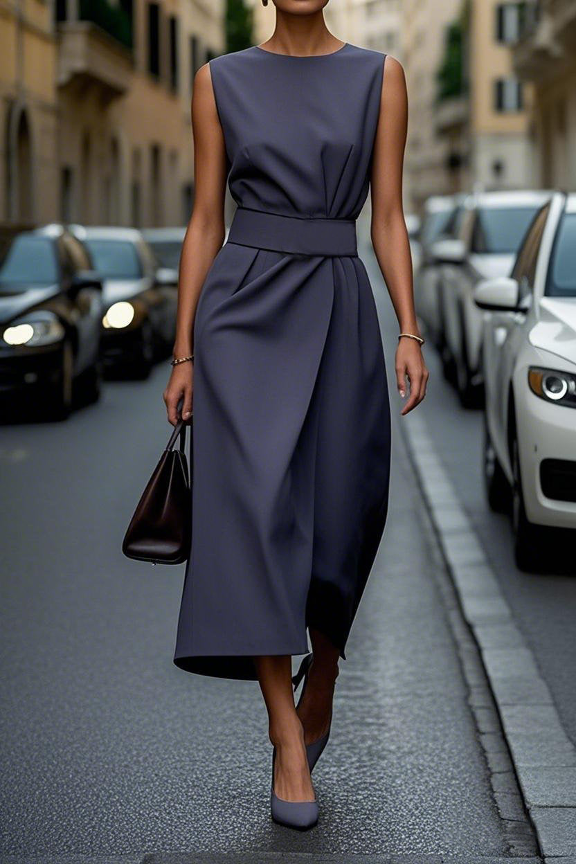 Women's Elegant Maxi Dress with Figure-Hugging Silhouette and Side Slit Lune London