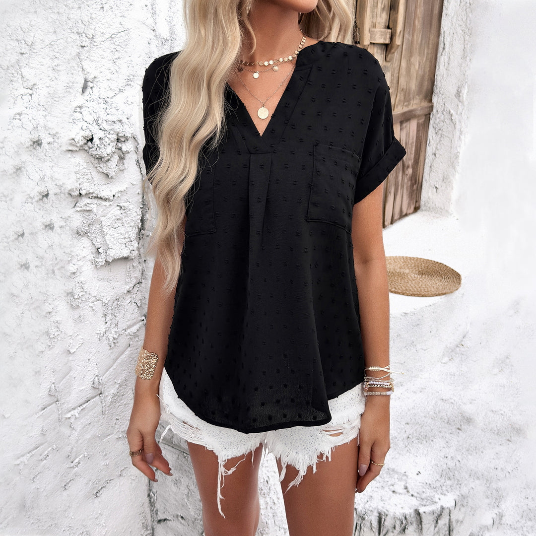 Casual blouse for women with front pockets and delicate detail structures Lune London
