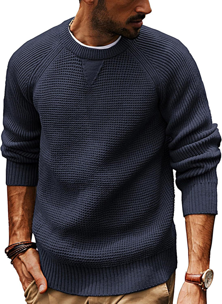 Casual knitted sweater for men with a structured fabric pattern and a round collar Lune London