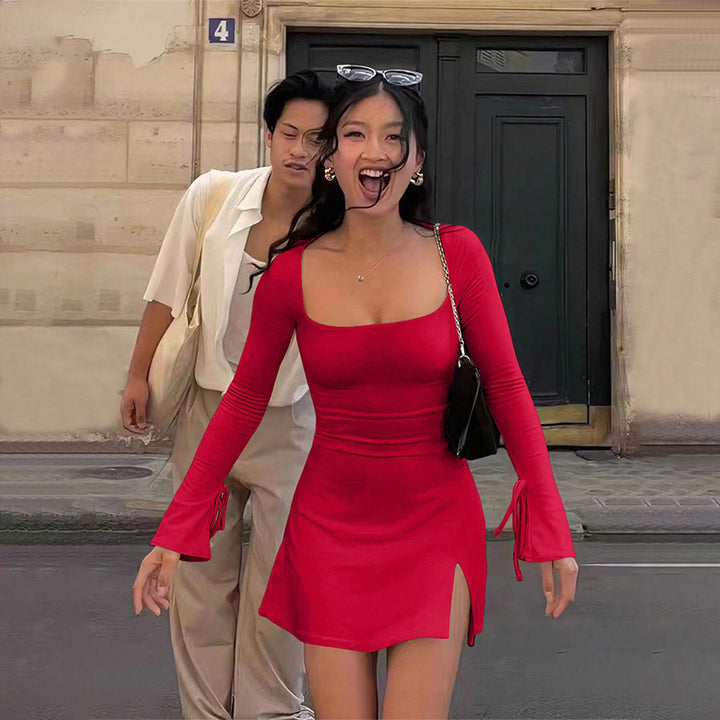 Robe min pour femmes avec décolleté en V profond, manches longues et laçage élégant Chic & Stil