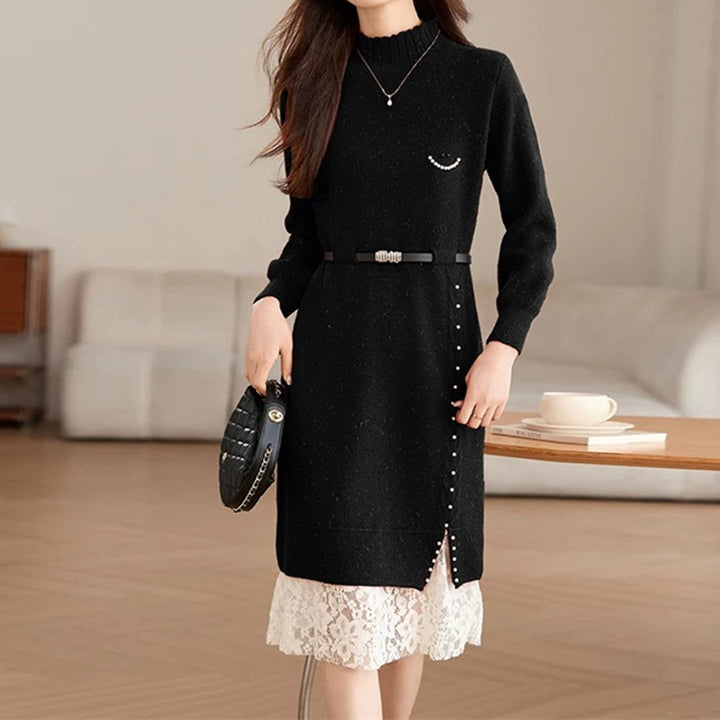 Robe tricotée pour femmes avec un ourlet en dentelle élégant et une ceinture ajustable Chic & Stil