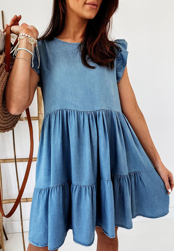 Women's short-sleeve dress in a casual A-line cut with a voluminous skirt Lune London