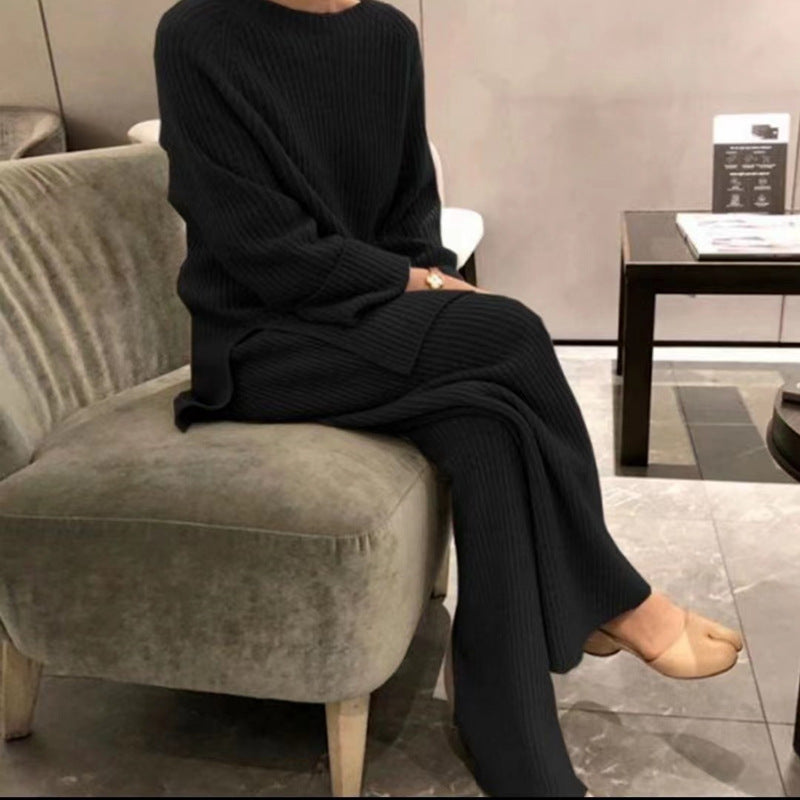Knitted set for women with a relaxed fit and elegant design Lune London
