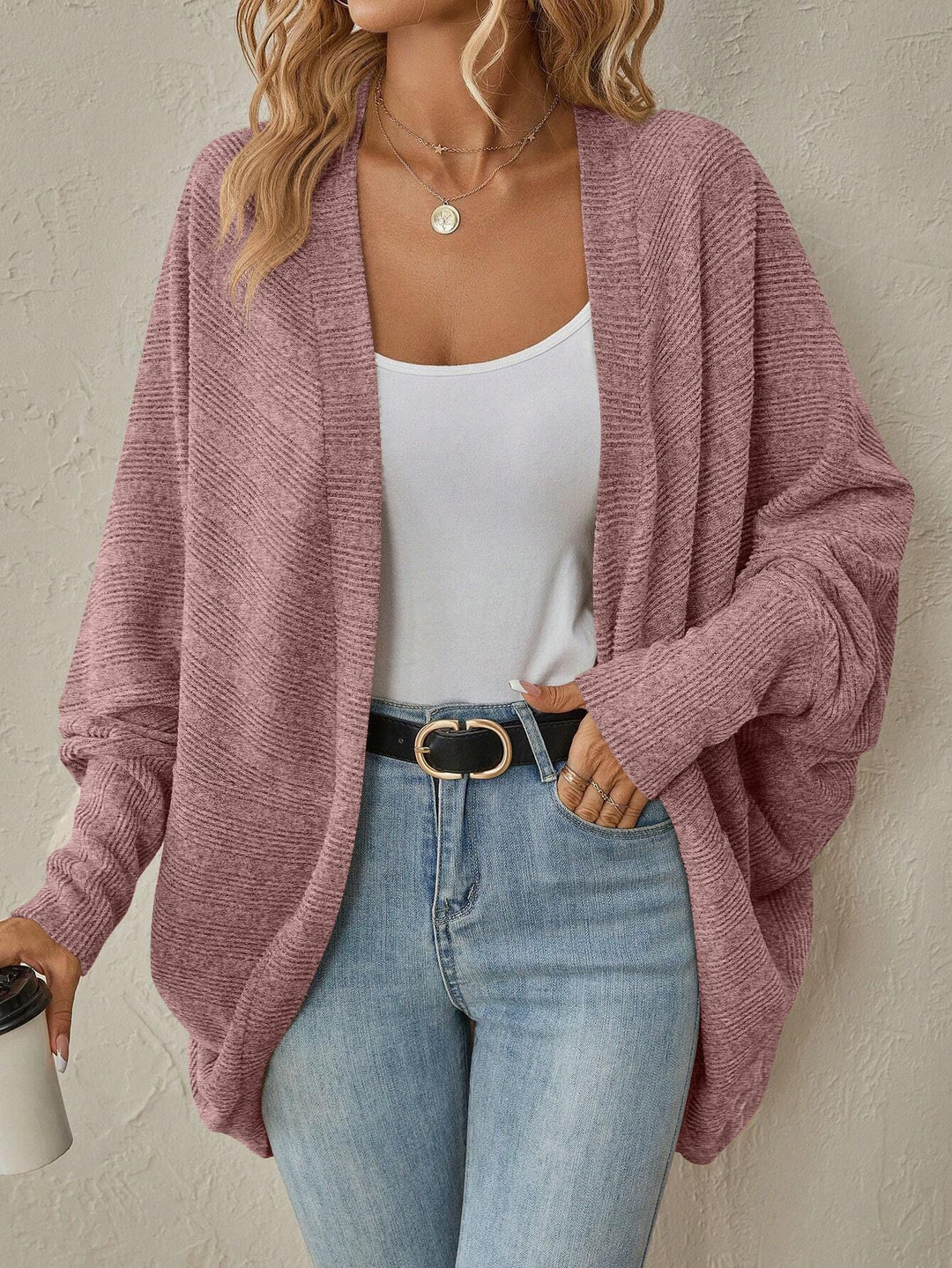 Cardigan décontracté pour femmes avec des manches montées et une coupe ample Chic & Stil