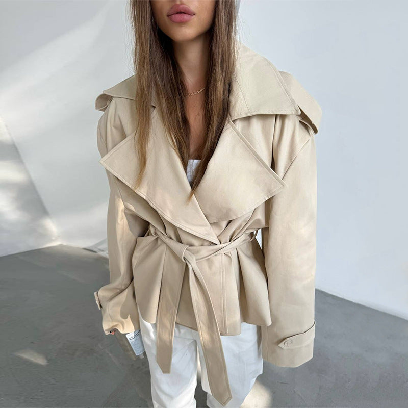 Ladies Elegant Trench-coat with belt at the waist and loose fit Lune London