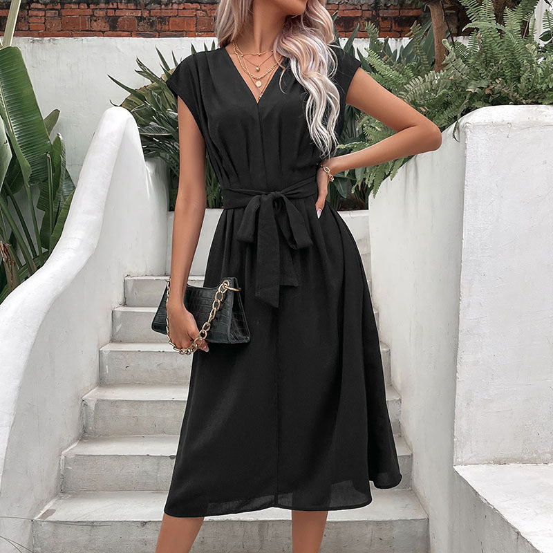 Elegant fitted midi dress at the waist for women Lune London