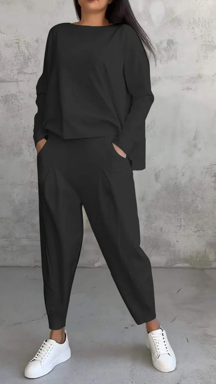 Elegant casual jacket for ladies with a sleek cut and practical pockets Lune London