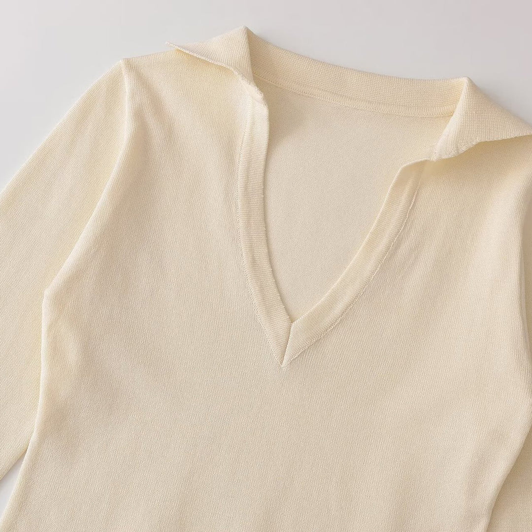 Ladies fine knit long sleeve with deep V-neck and shirt collar Amarae