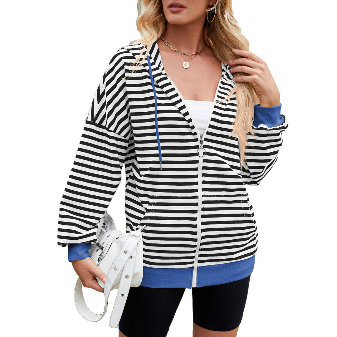 Casual hoodie for women with trendy stripes and practical pockets Lune London