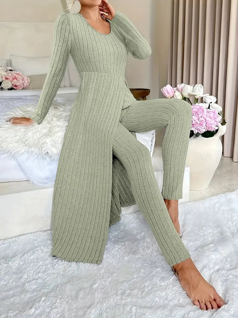 Elegant Women's Maxi Jumpsuit with hypersensitive structure and chic side slits and style